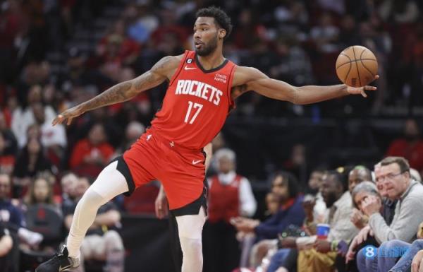 乌度卡:伊森仍无复出时间表 我们正就他的情况寻求更多医学意见